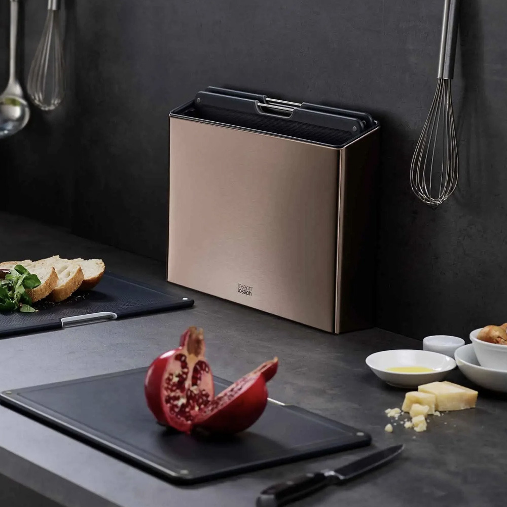 https://www.bathroom2kitchen.co.uk/19376/folio-steel-4-piece-chopping-board-with-steel-case-boards-24-x-34-cm-rose-gold-60172.jpg