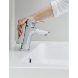 Ravak 10° Bathroom washbasin mixer tap, Chrome (X070128)